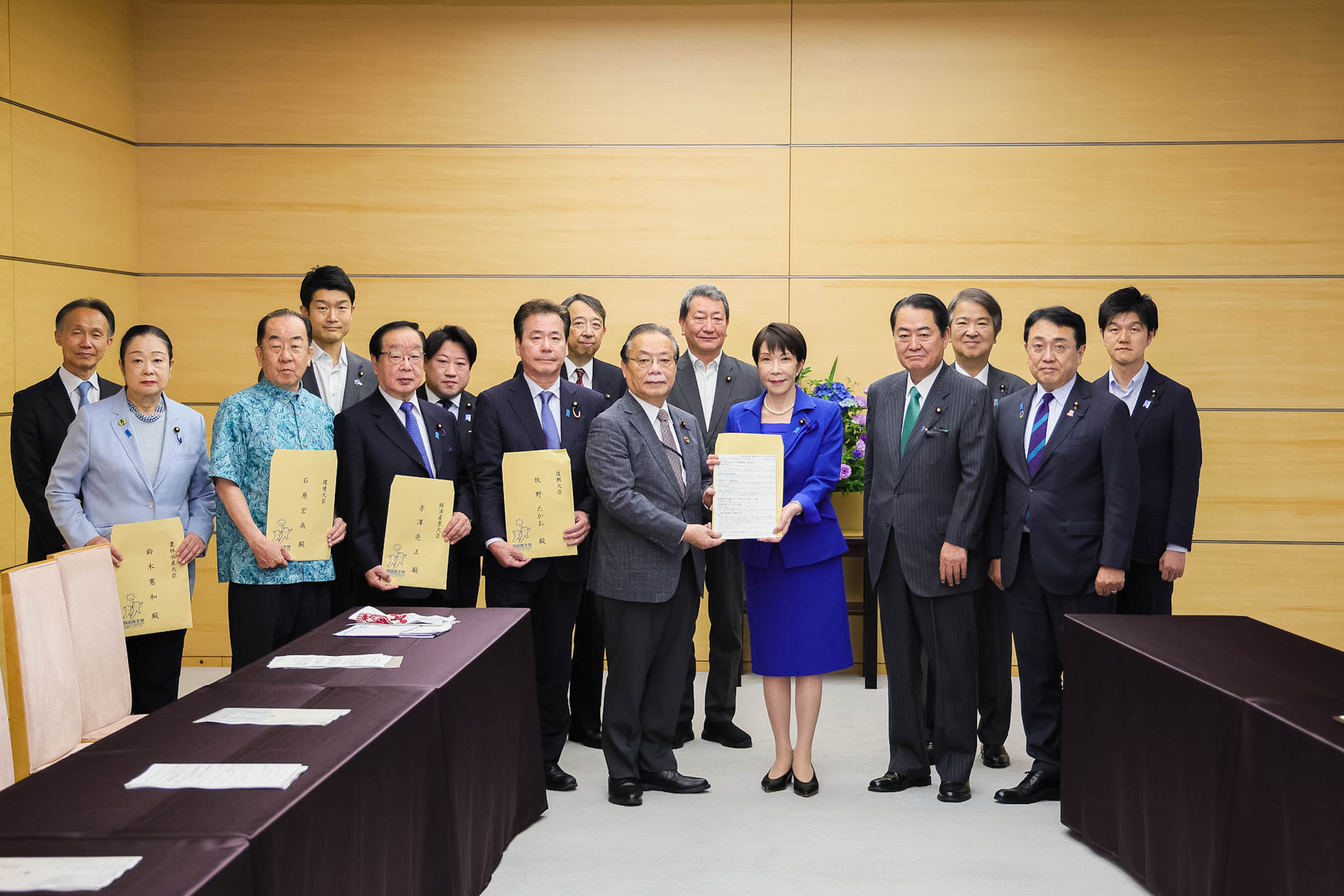 2026年6月12日:高市総理が東日本大震災復興加速化提言を受け取る - 首相官邸(日本)の記事画像