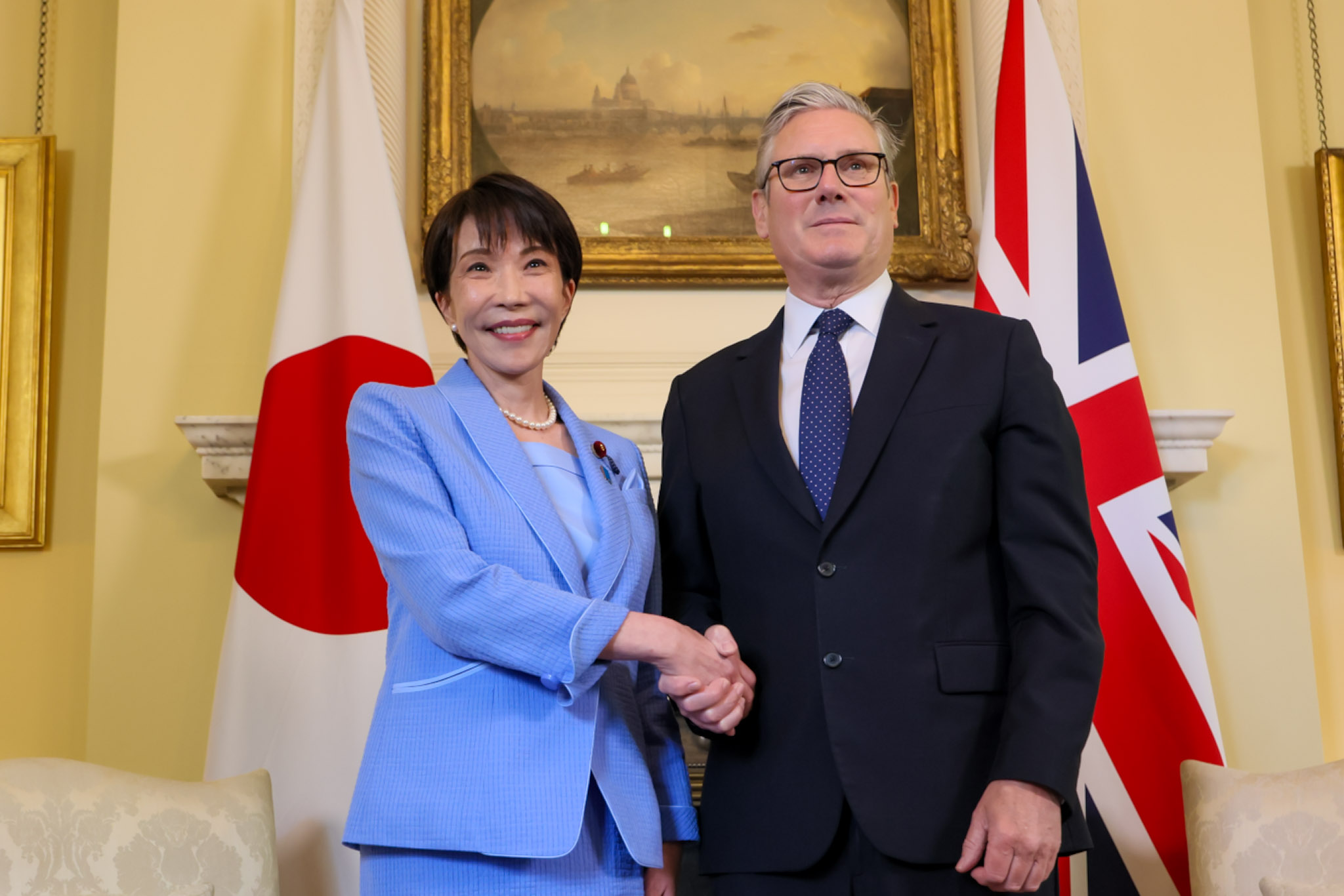 高市総理、英国訪問でウェストミンスター寺院を参拝 - 首相官邸(日本)の記事画像