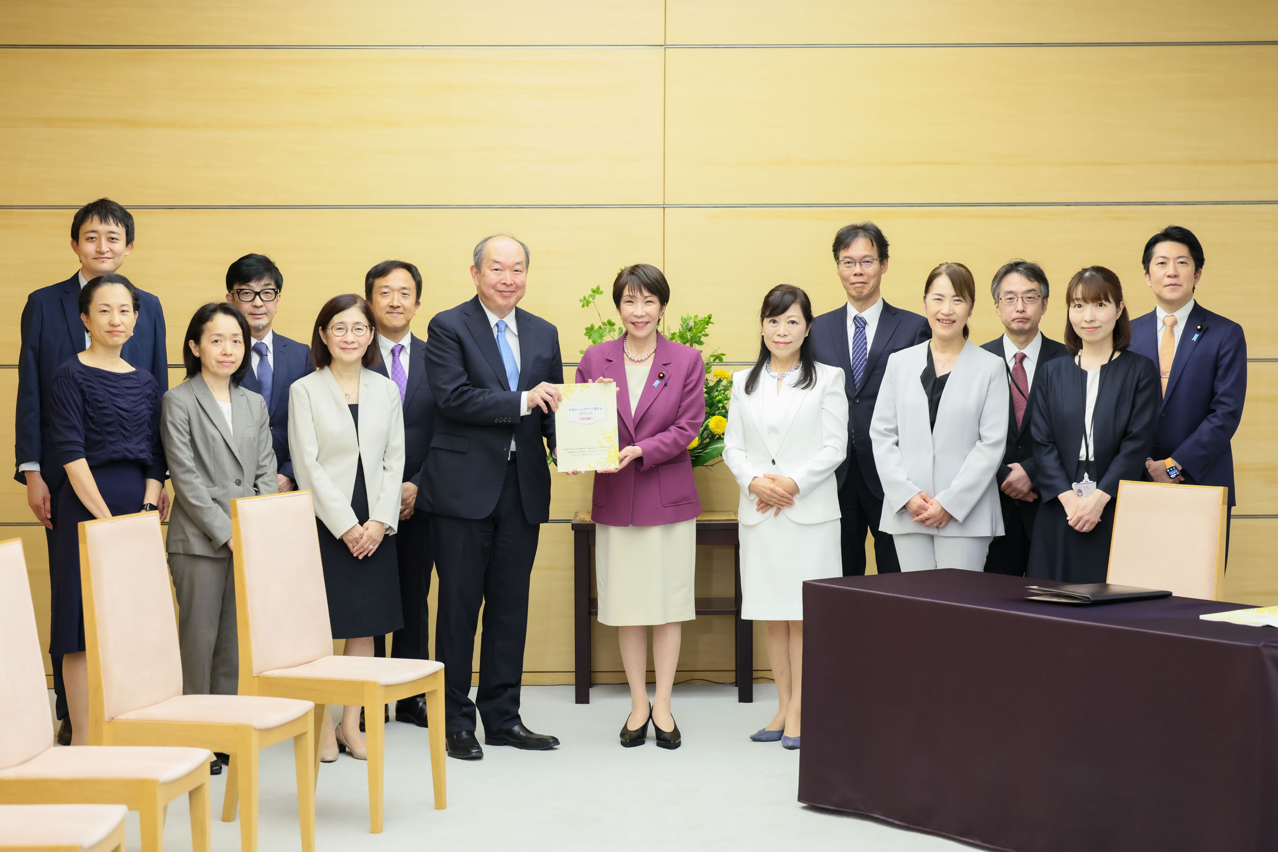 2026年7月23日:高市総理、女性向け中高年期ヘルスケアガイドライン策定 - 首相官邸(日本)の記事画像