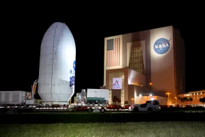 2026年8月25日:ローマン宇宙望遠鏡が打ち上げ準備へSpaceX施設へ到着 - 米国航空宇宙局(NASA)のRSS等の記事画像